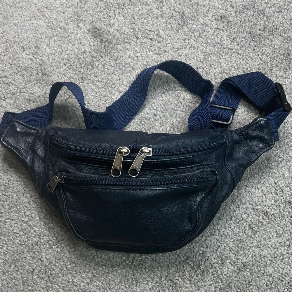 Tommy Hilfiger 90’s Navy Patchwork Leather Fanny Pack Unisex